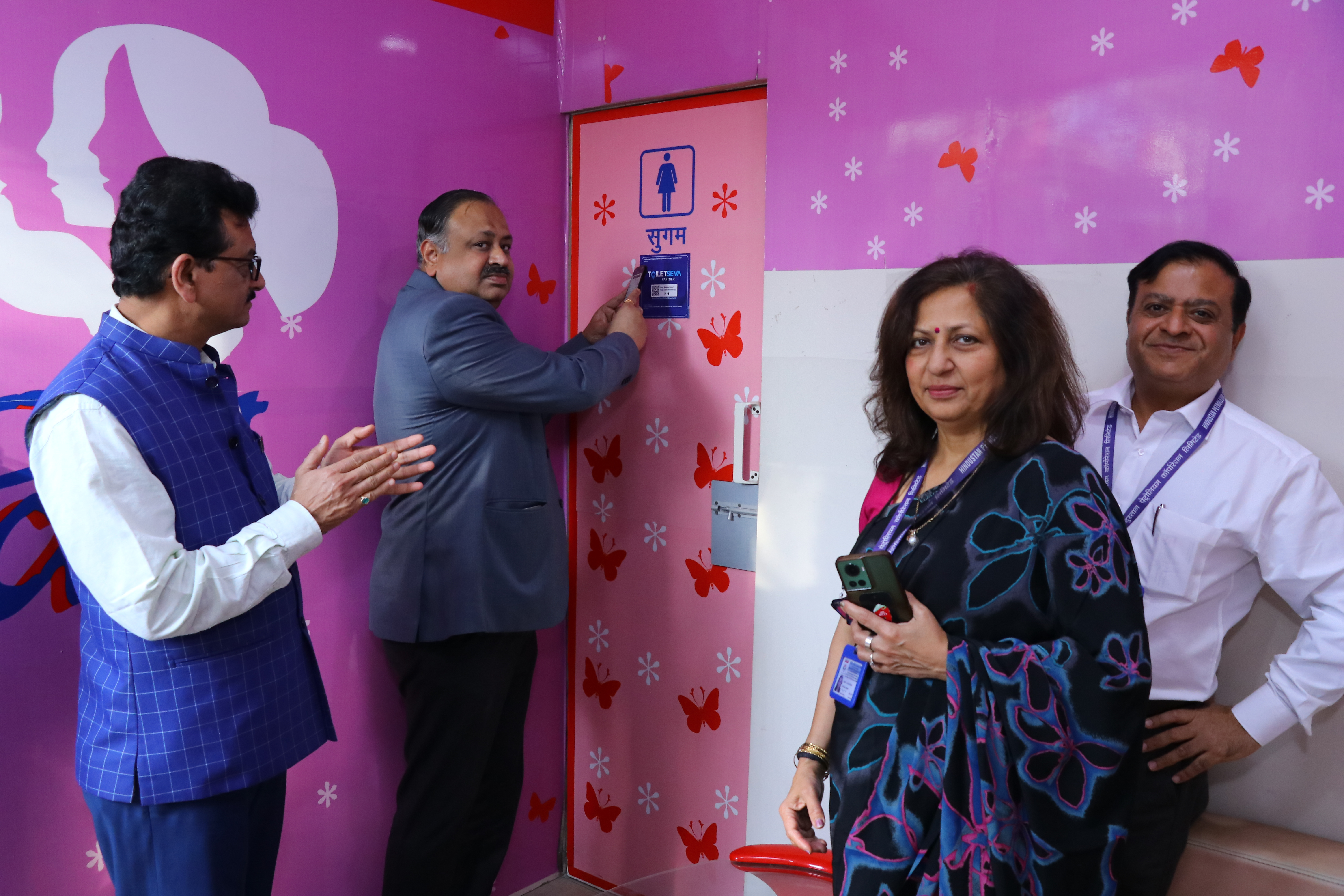 Hindustan Petroleum Corporation Limited join hands with Pune-based ToiletSeva to support Swachh Bharat Abhiyan 