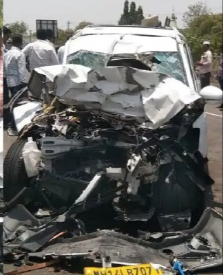 Pune-Solapur Highway Crash: Water Tanker and Ertiga Collide, Six Sustained Injuries