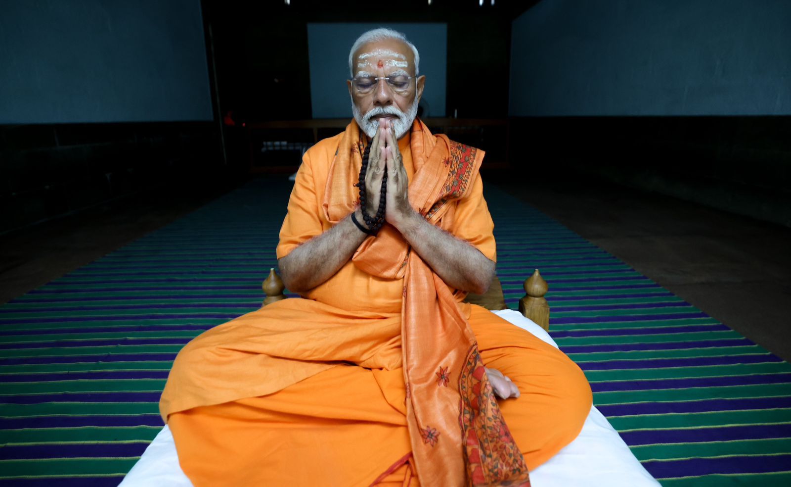 180 rallies, PM takes to Meditation in Kanyakumari