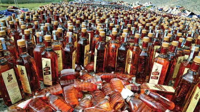 Illegal Liquor Transport from Goa to Ahmednagar Foiled by State Excise Department