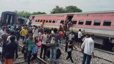 Train derail in UP, 4 killed