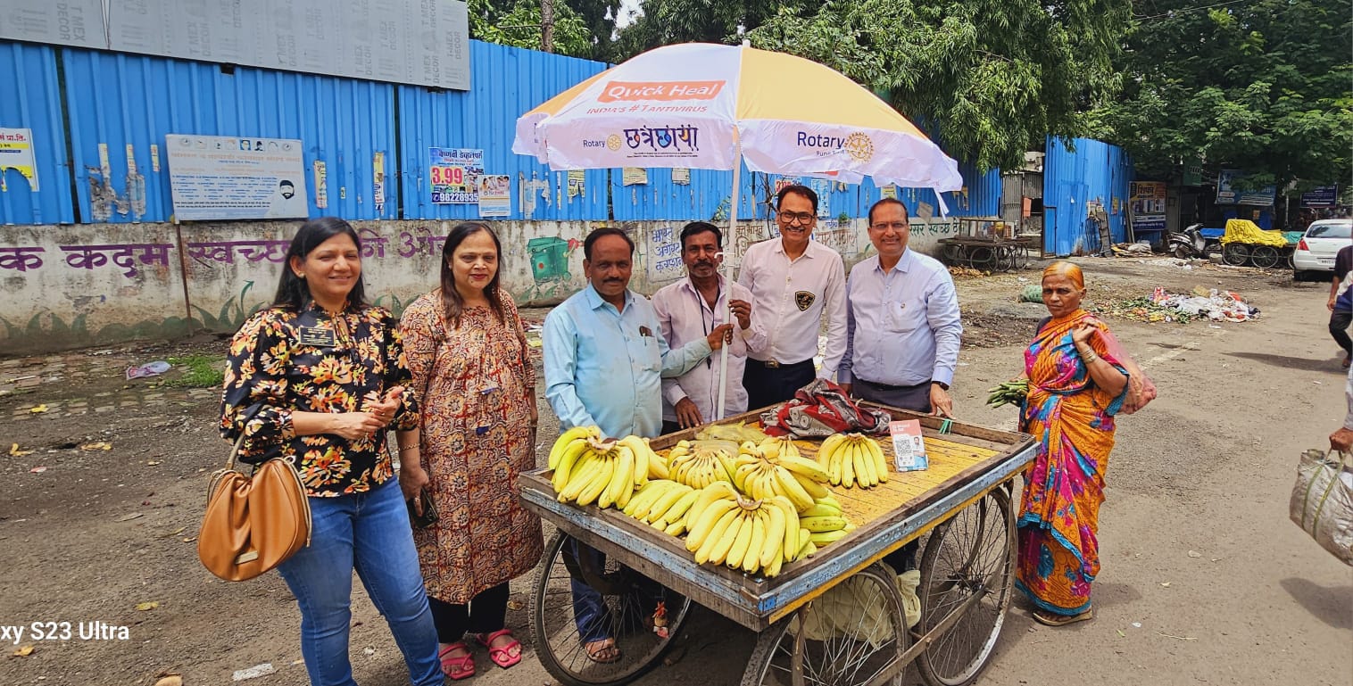 Street Hawkers Get Protection From The Rain