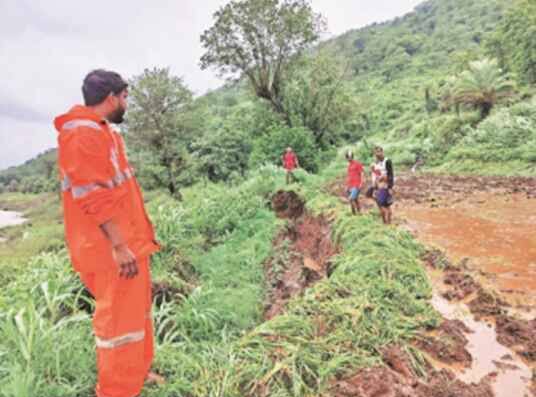 Fear of Landslide Looms Over Panchale Khurd: Residents Demand Rehabilitation