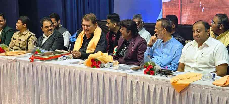 Veteran Actor Raza Murad Honors Teachers and Students