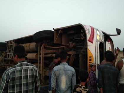 Private Passenger Bus Suffers Major Accident After Tyre Burst, 10-11 Injured Near Indapur Bypass