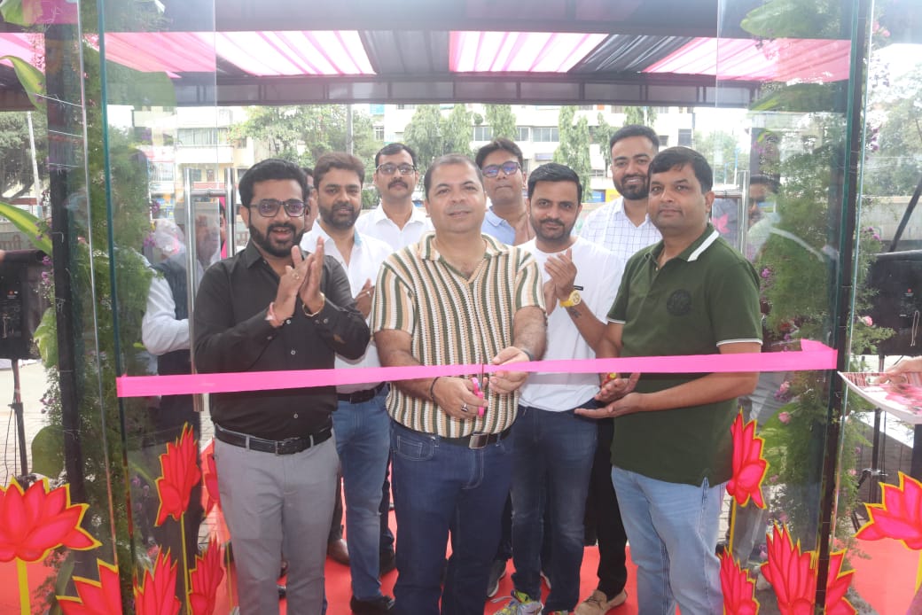 Umiya Mobile grandly launched its Pune's first Showroom in Hadapsar