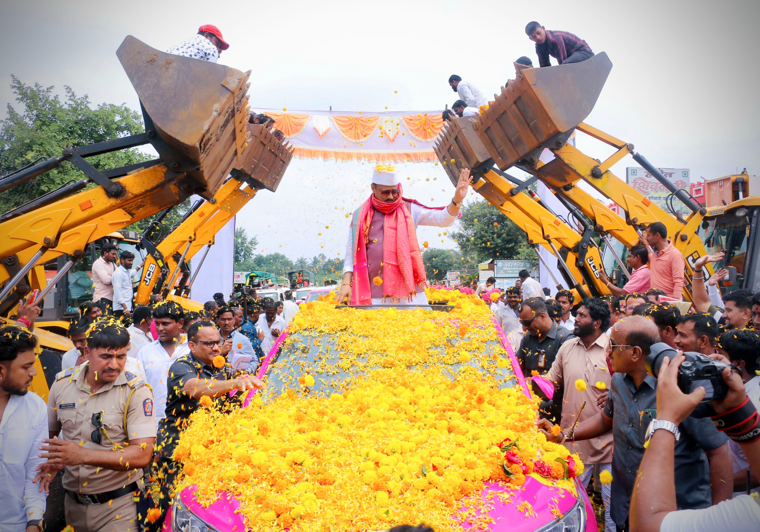 Ajit Pawar's Jan Sanman Yatra reaches Karmala: Deputy CM assures price-hike for sugarcane farmers, announces sugar factories to begin operations from November 15 in the region