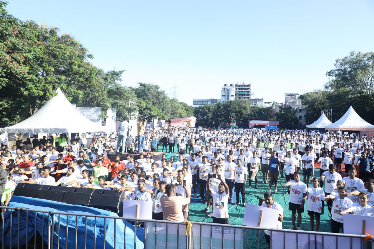 More than 4 thousand runners, cyclists took oath to vote....