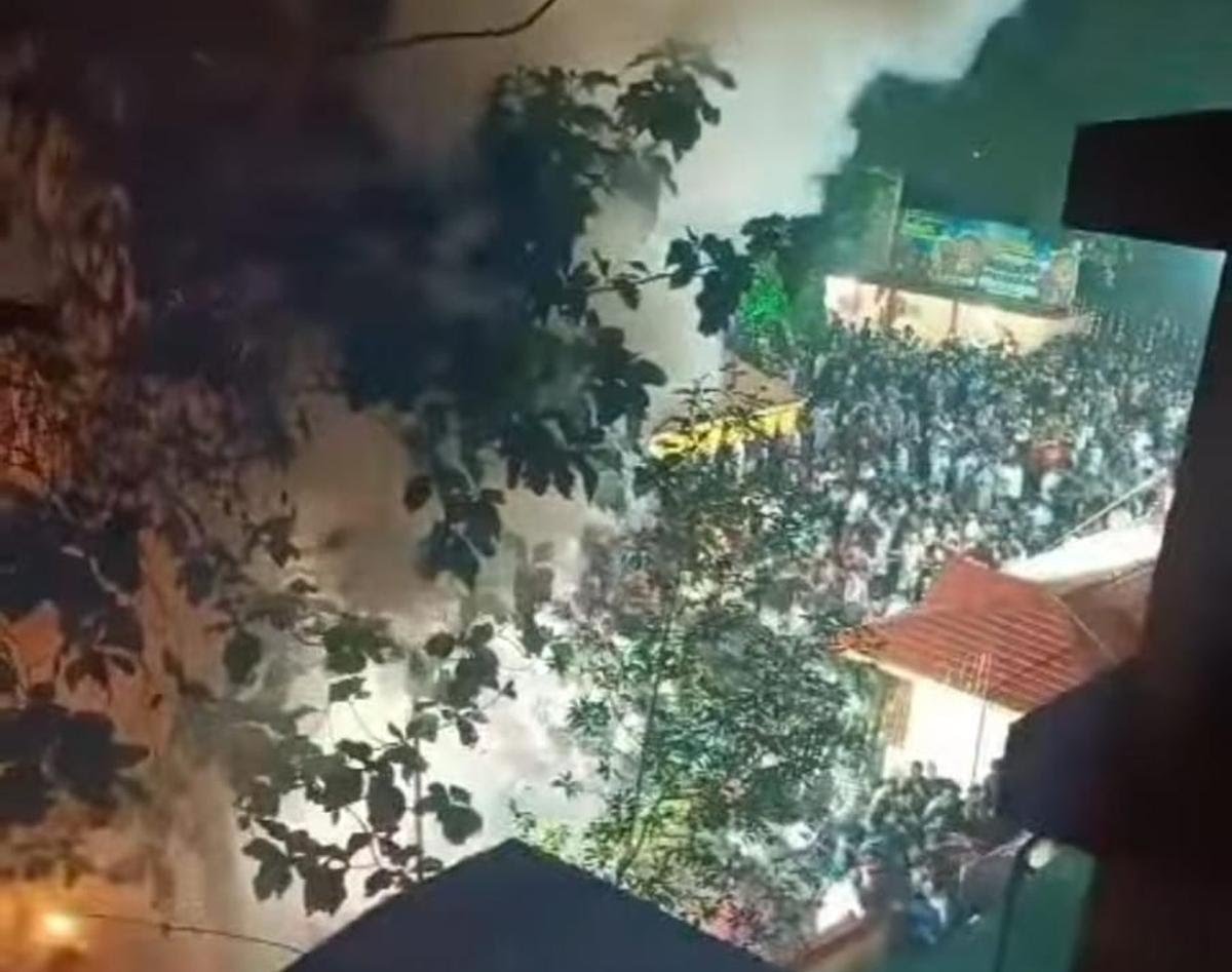 Fireworks cause  blaze, 150 hurt  In Kerala temple