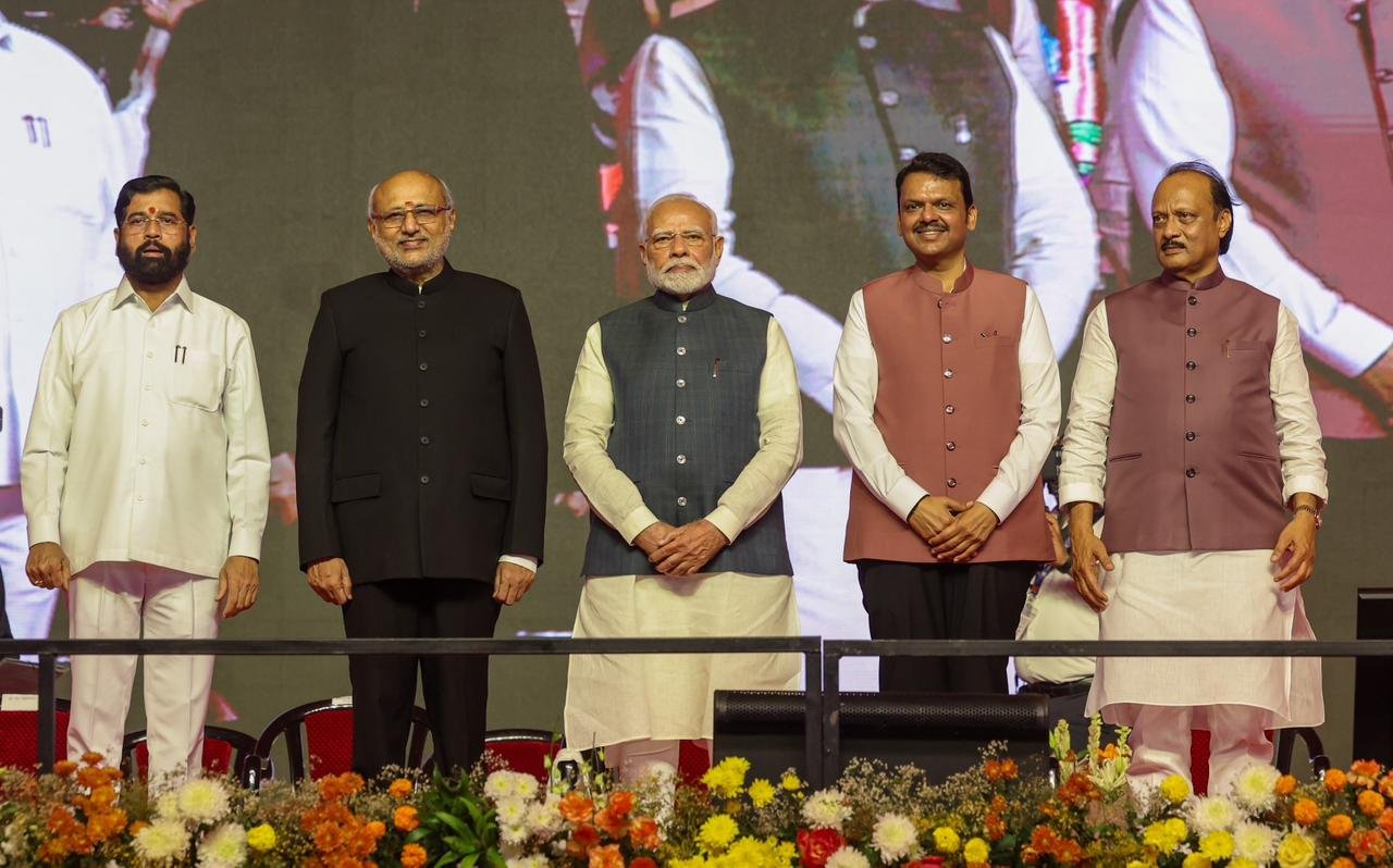 PM Modi Congratulates Mahayuti Three Party Leaders After NDA’s Oath-Taking Power