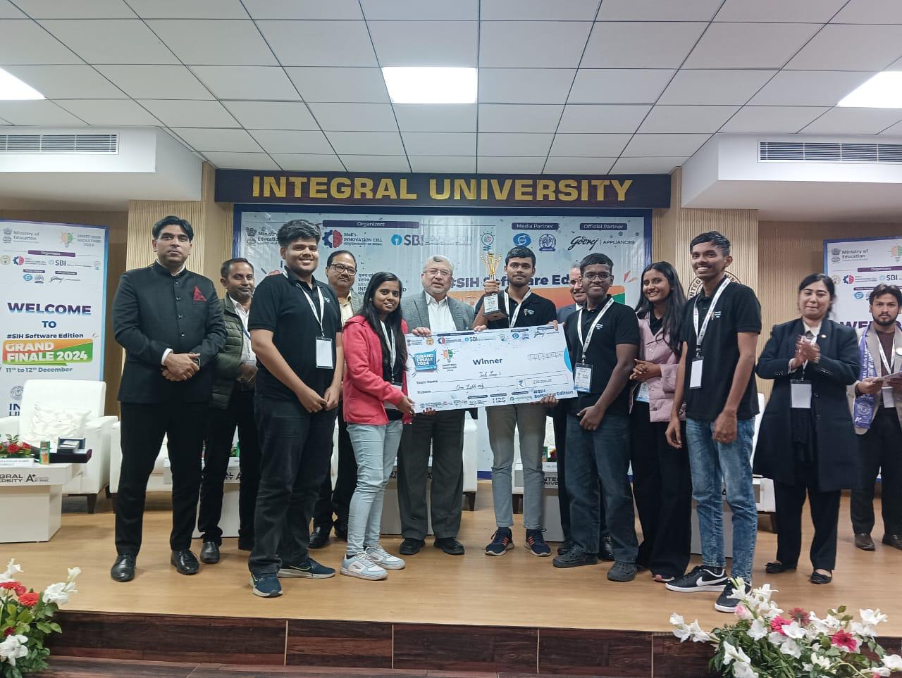 GHRCEM Students Win First Prize at Smart India Hackathon 2024